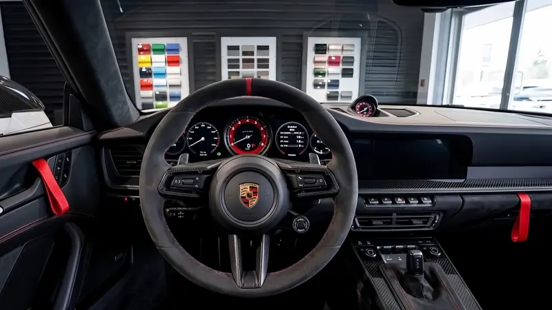 Volante y cuadro de instrumentos del 911 GT3 RS